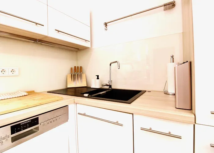 Urban Oasis In Neubau With Cozy Fireplace Apartmán