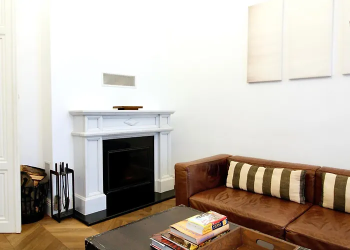 Urban Oasis In Neubau With Cozy Fireplace *