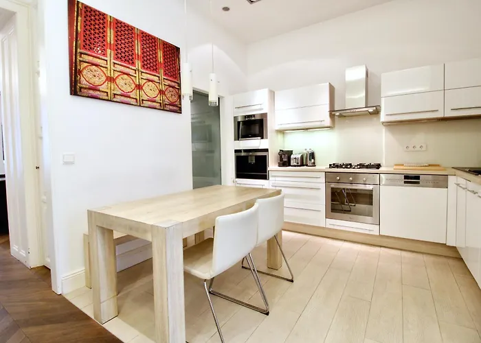 Urban Oasis In Neubau With Cozy Fireplace * Vídeň