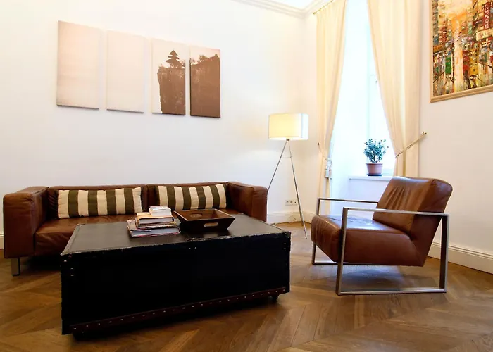 Urban Oasis In Neubau With Cozy Fireplace Vídeň