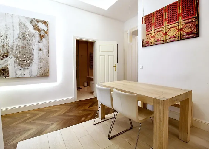 Urban Oasis In Neubau With Cozy Fireplace Apartmán *